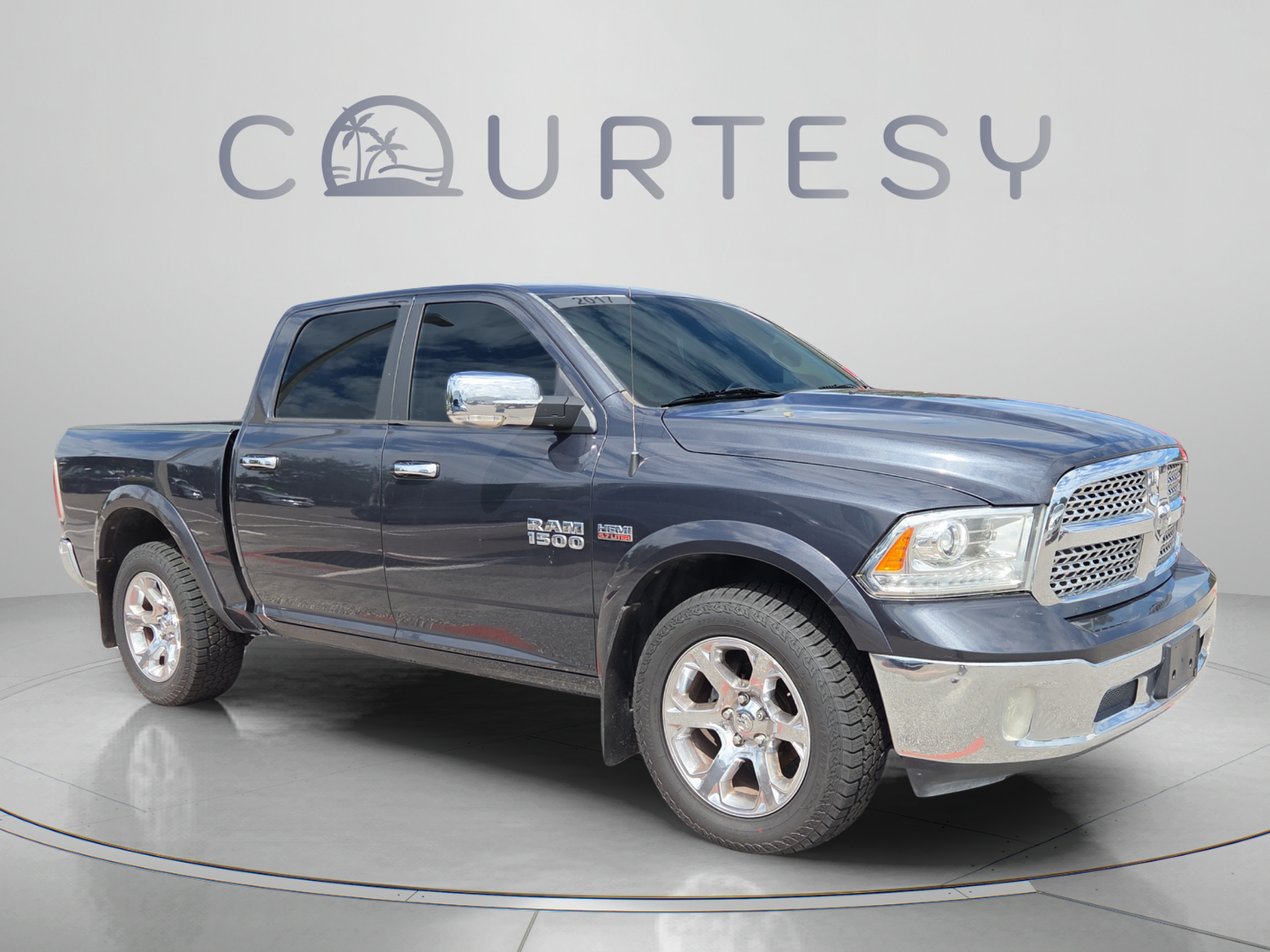 Used 2017 RAM 1500 Laramie AWD/4WD image 5