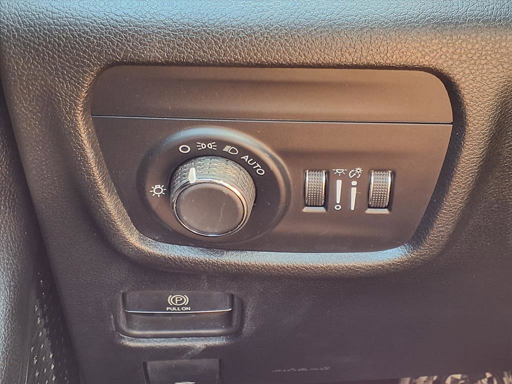 Used 2024 Jeep Grand Cherokee Altitude image 11