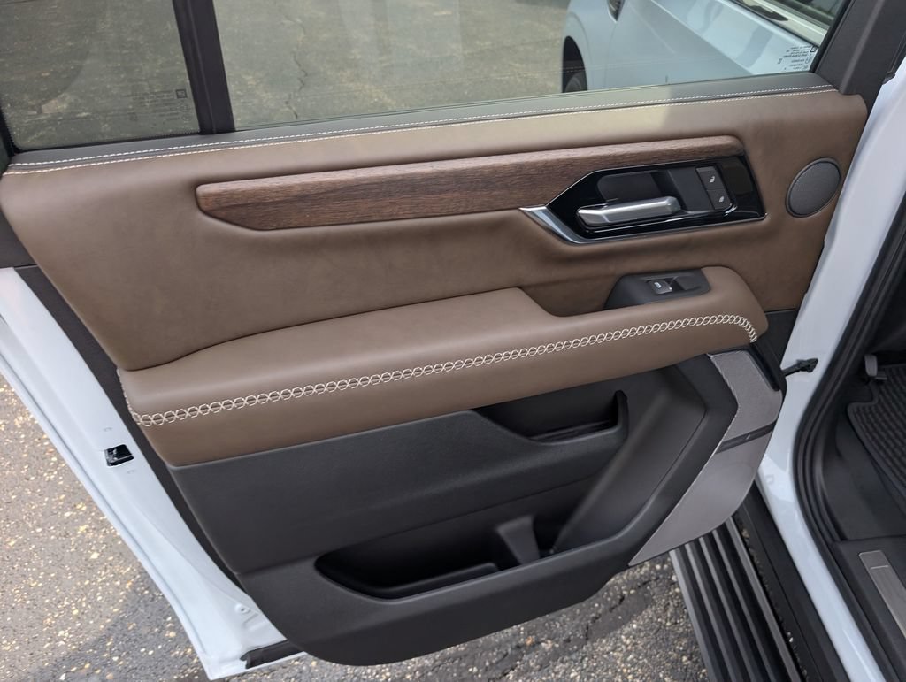 New 2026 GMC Yukon XL Denali Ultimate AWD/4WD image 10