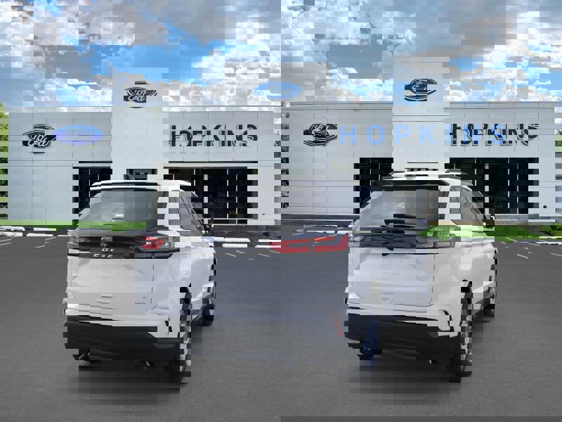 New 2024 Ford Edge SE image 8