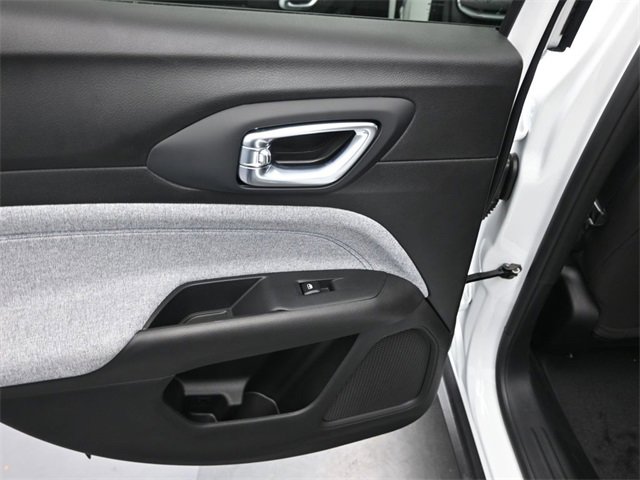 Used 2025 Jeep Compass Sport image 21