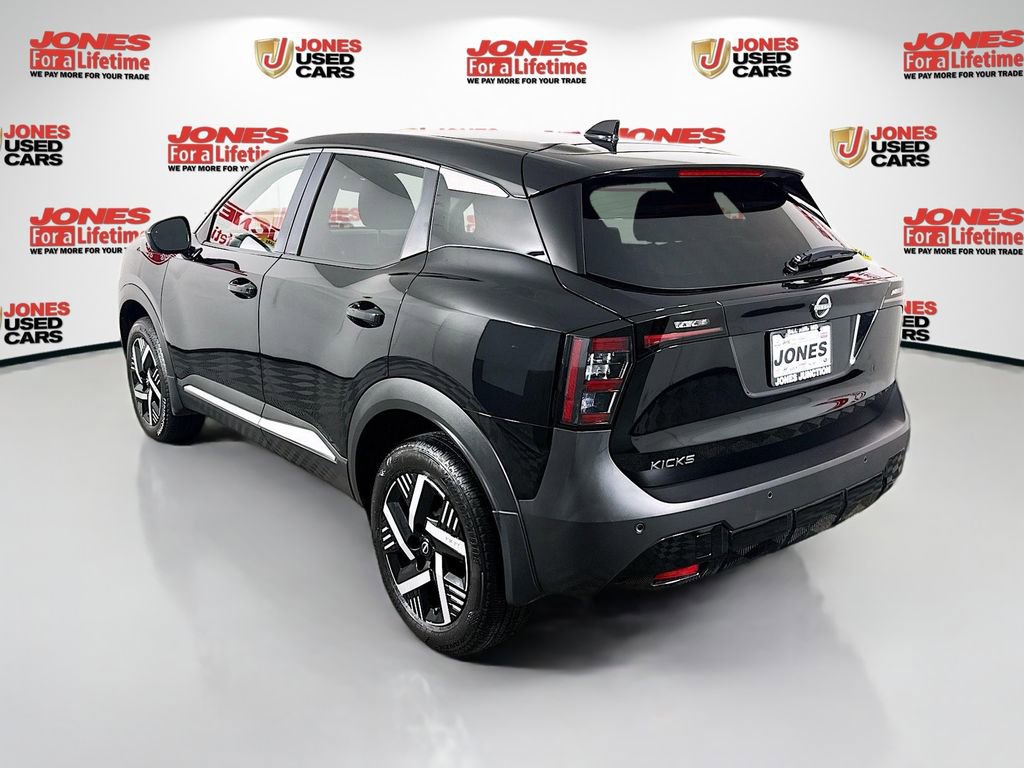 Certified 2025 Nissan Kicks SV image 2