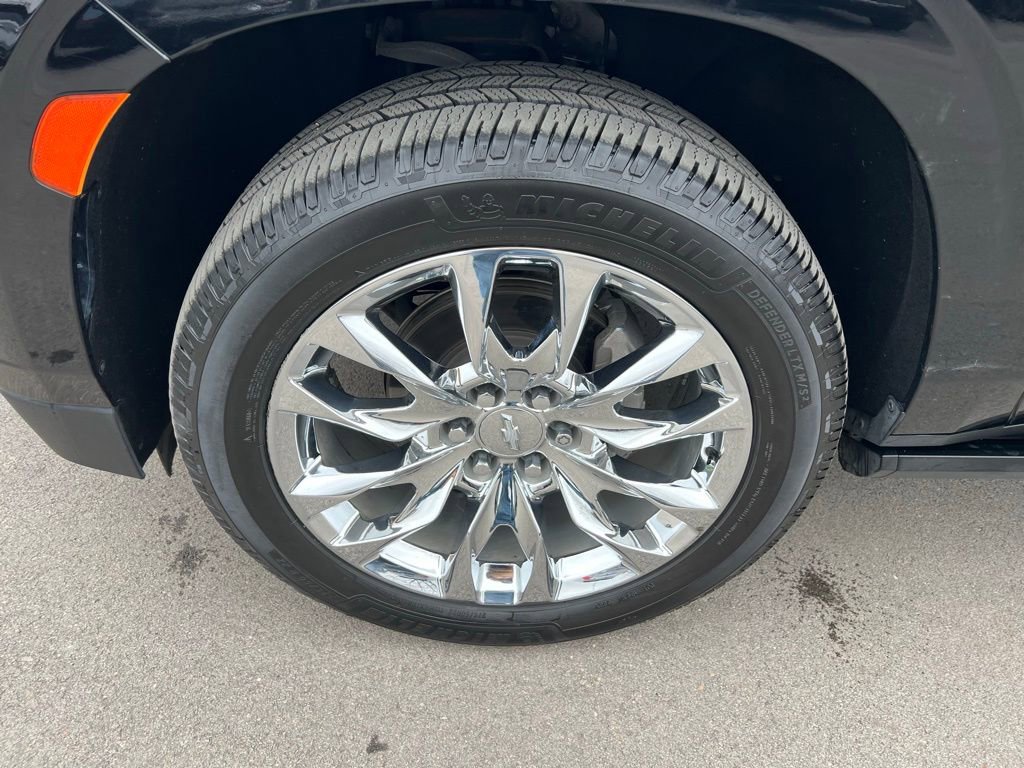 Used 2021 Chevrolet Suburban High Country w/ Premium Package 2 image 13