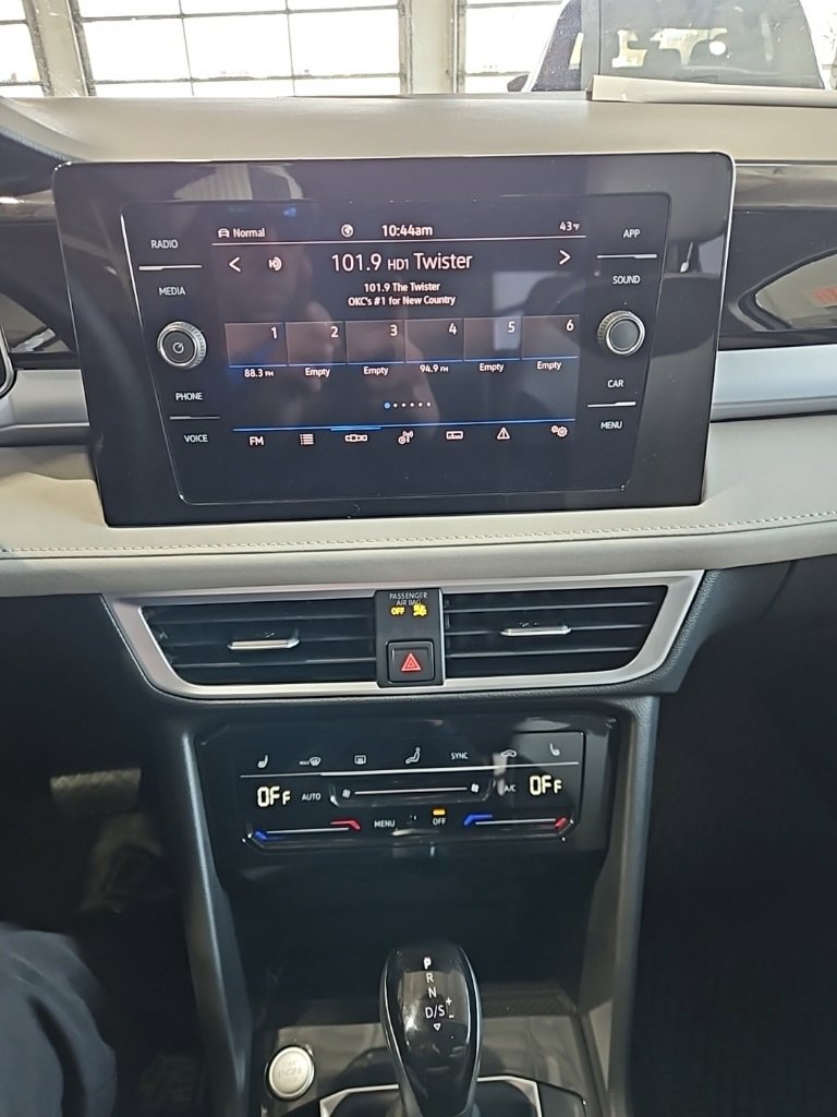 New 2026 Volkswagen Taos SE image 29