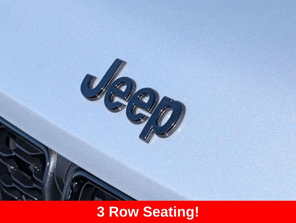 Used 2024 Jeep Grand Cherokee L Altitude AWD/4WD image 13