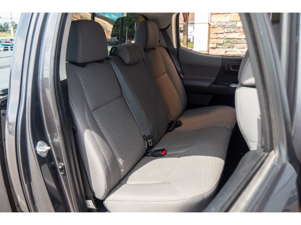 Used 2021 Toyota Tacoma SR5 AWD/4WD image 19