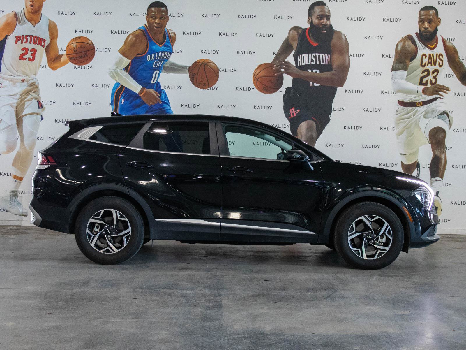 Used 2025 Kia Sportage LX FWD image 17