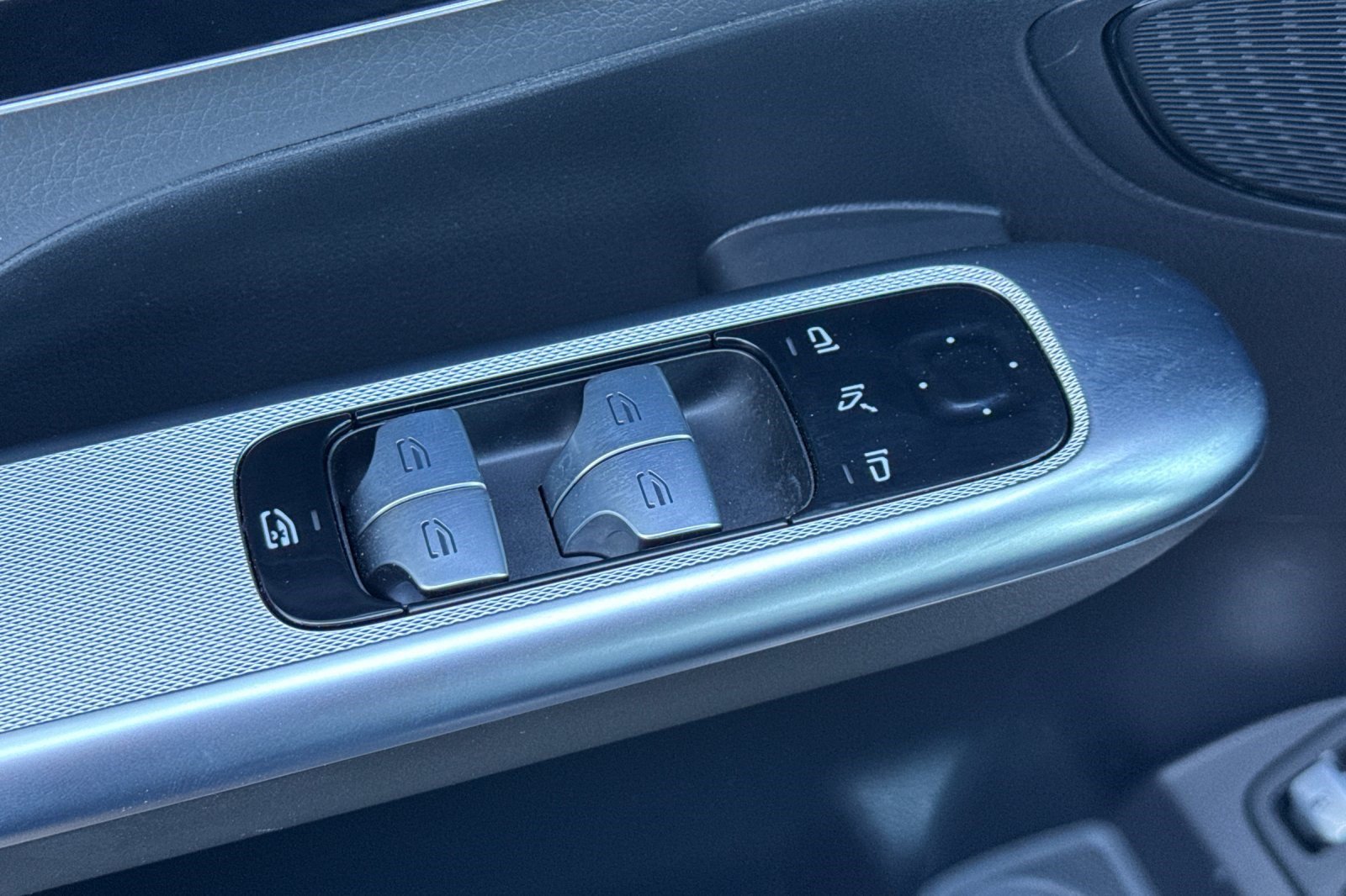Certified 2025 Mercedes-Benz GLC 350e 4MATIC image 14