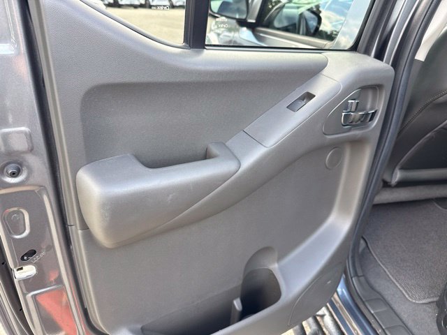 Used 2020 Nissan Frontier PRO-4X w/ Pro-4x Utility Package AWD/4WD image 13
