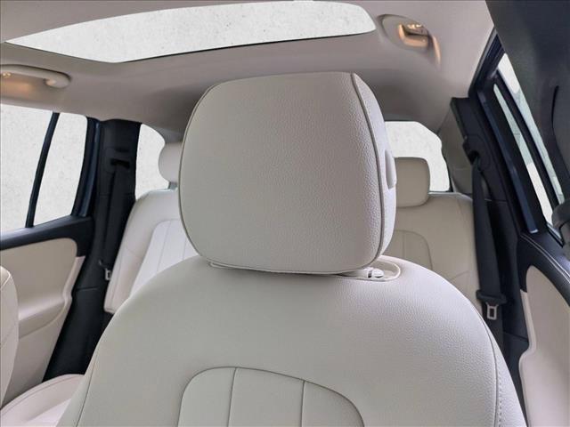 Used 2023 Mercedes-Benz GLB 250 image 13