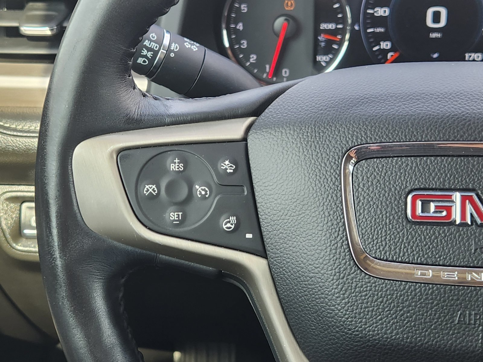 Used 2017 GMC Acadia Denali AWD/4WD image 31