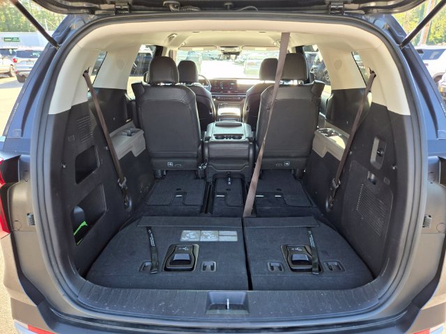 Used 2025 Kia Carnival FWD image 20