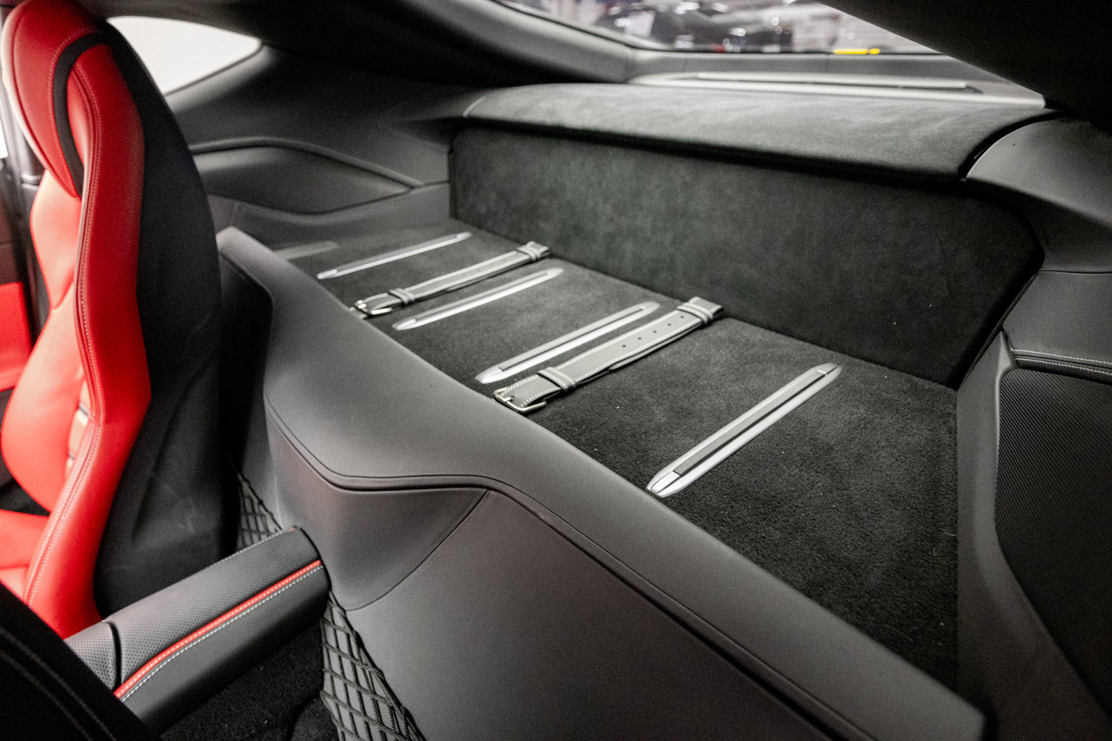 Used 2020 Ferrari 812 Superfast RWD image 16