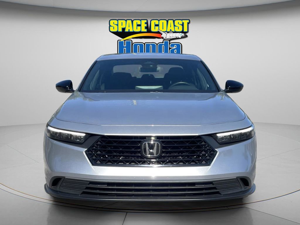 Used 2025 Honda Accord Sport image 2