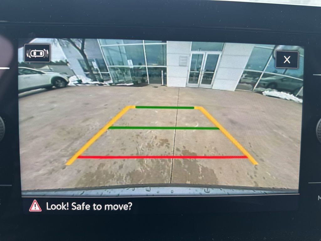 New 2026 Volkswagen Taos SE image 18