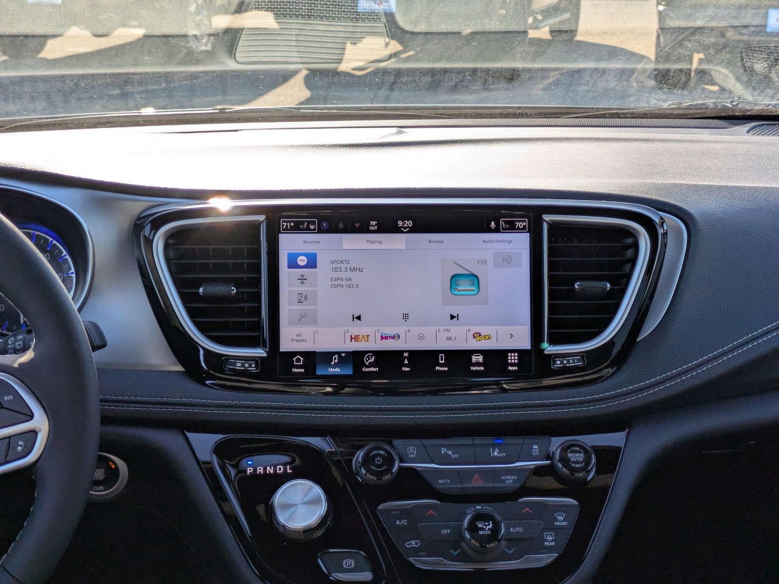 New 2026 Chrysler Pacifica Limited FWD image 15