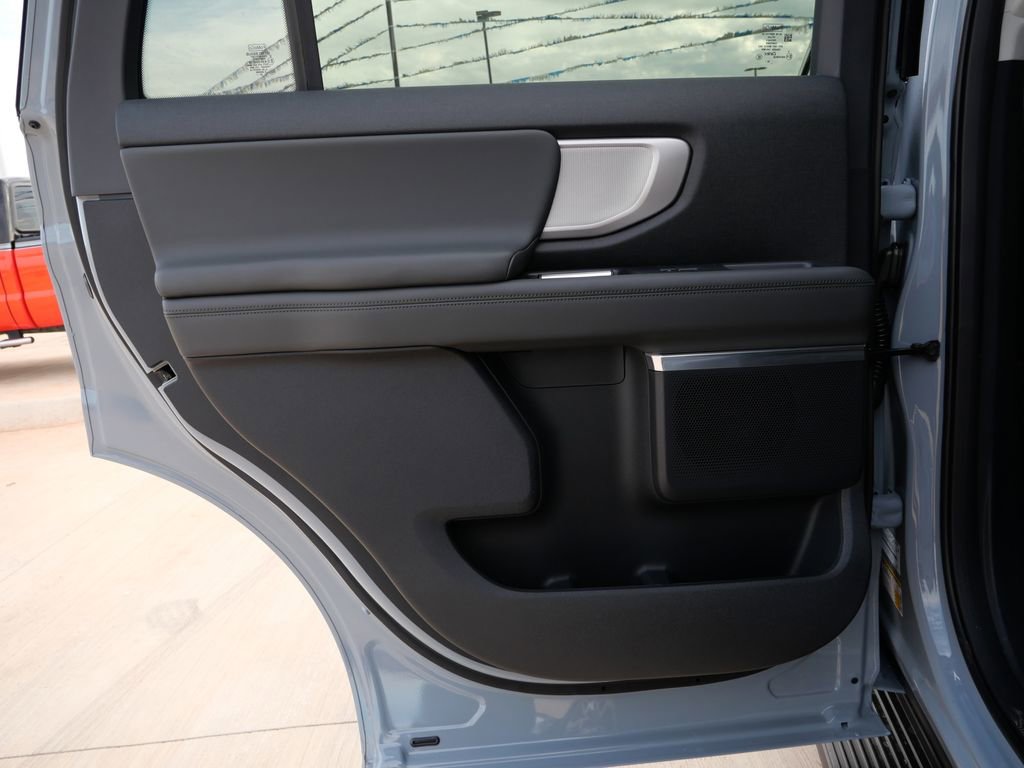 New 2026 Ford Expedition Active image 12