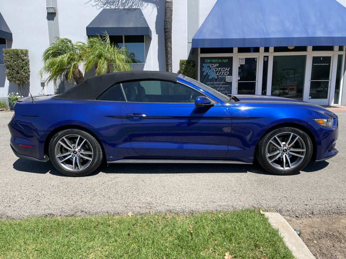 Used 2016 Ford Mustang Premium RWD image 4