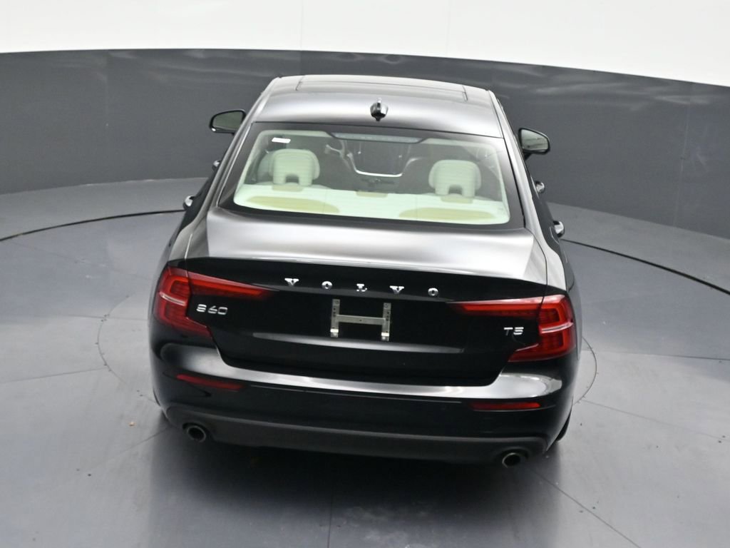 Used 2019 Volvo S60 T5 Momentum w/ Premium Package image 18