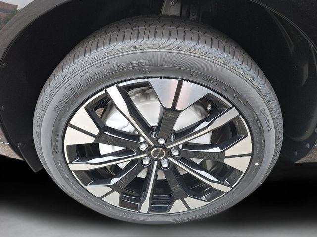 New 2026 Volvo XC60 B5 Plus w/ Protection Package Premier AWD/4WD image 4