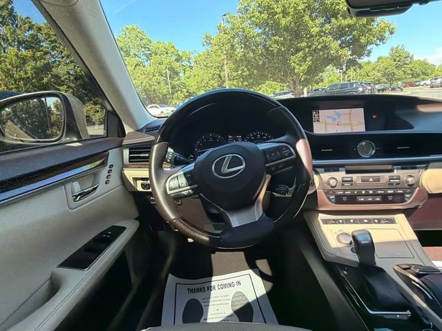 Used 2018 Lexus ES 350 w/ Luxury Package w/Wood Trim FWD image 15