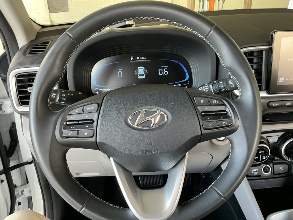 Certified 2025 Hyundai Venue SEL image 8