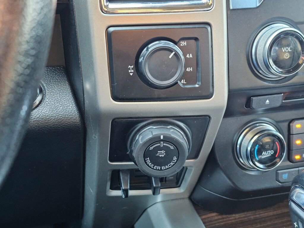 Used 2016 Ford F150 Lariat w/ Equipment Group 502A Luxury image 27