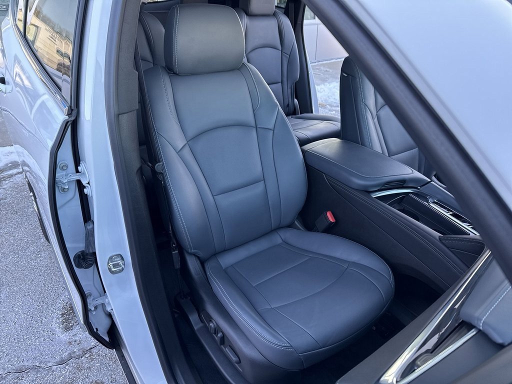 Used 2023 Buick Enclave Essence w/ Experience Buick Package image 25
