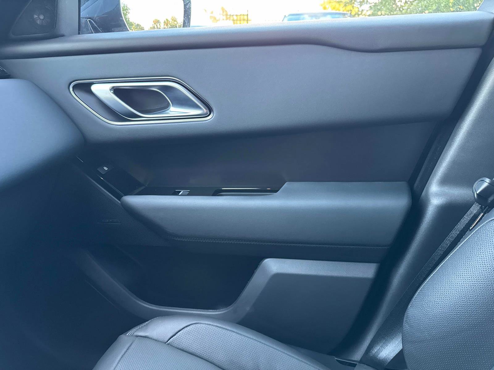New 2026 Land Rover Range Rover Velar Dynamic SE image 24