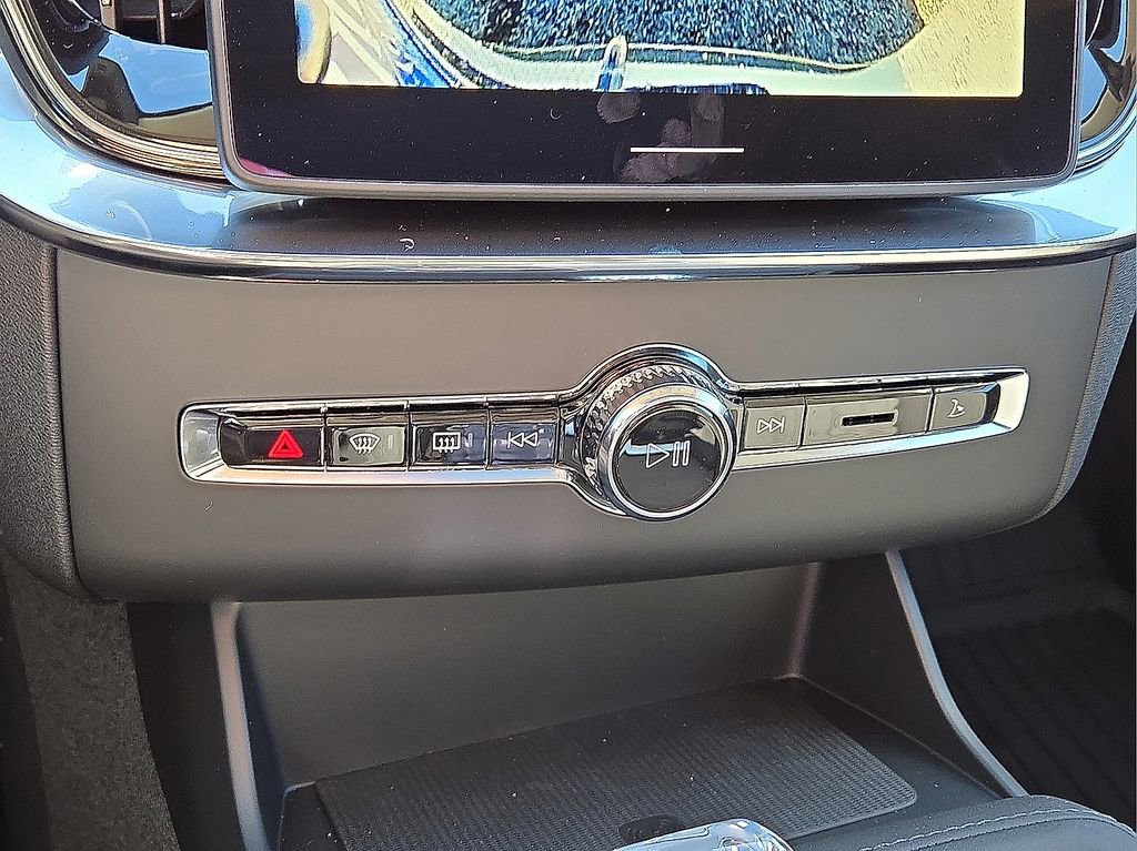 New 2026 Volvo XC90 B6 Plus w/ Protection Package Premier AWD/4WD image 28