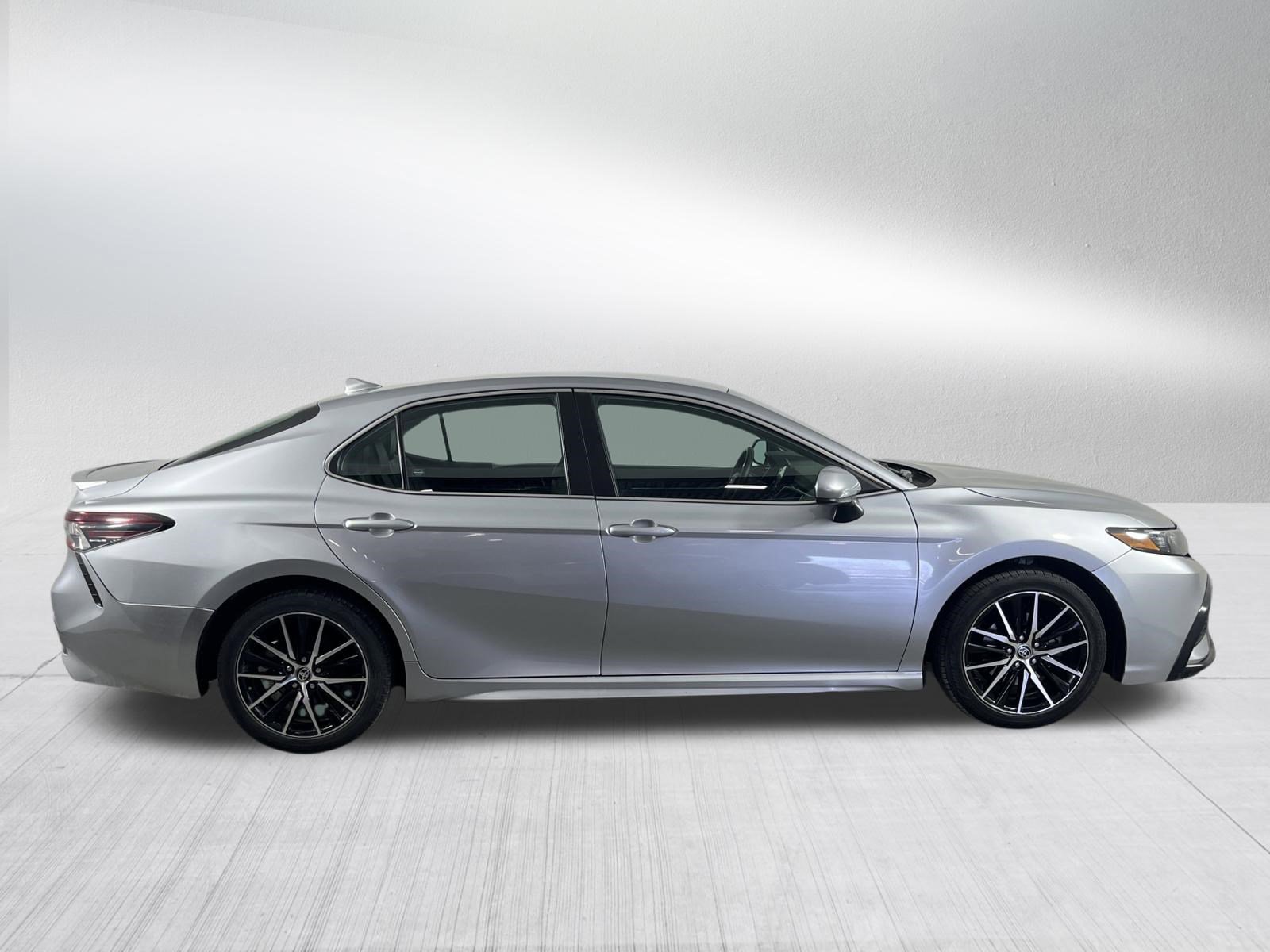 Used 2021 Toyota Camry SE image 8