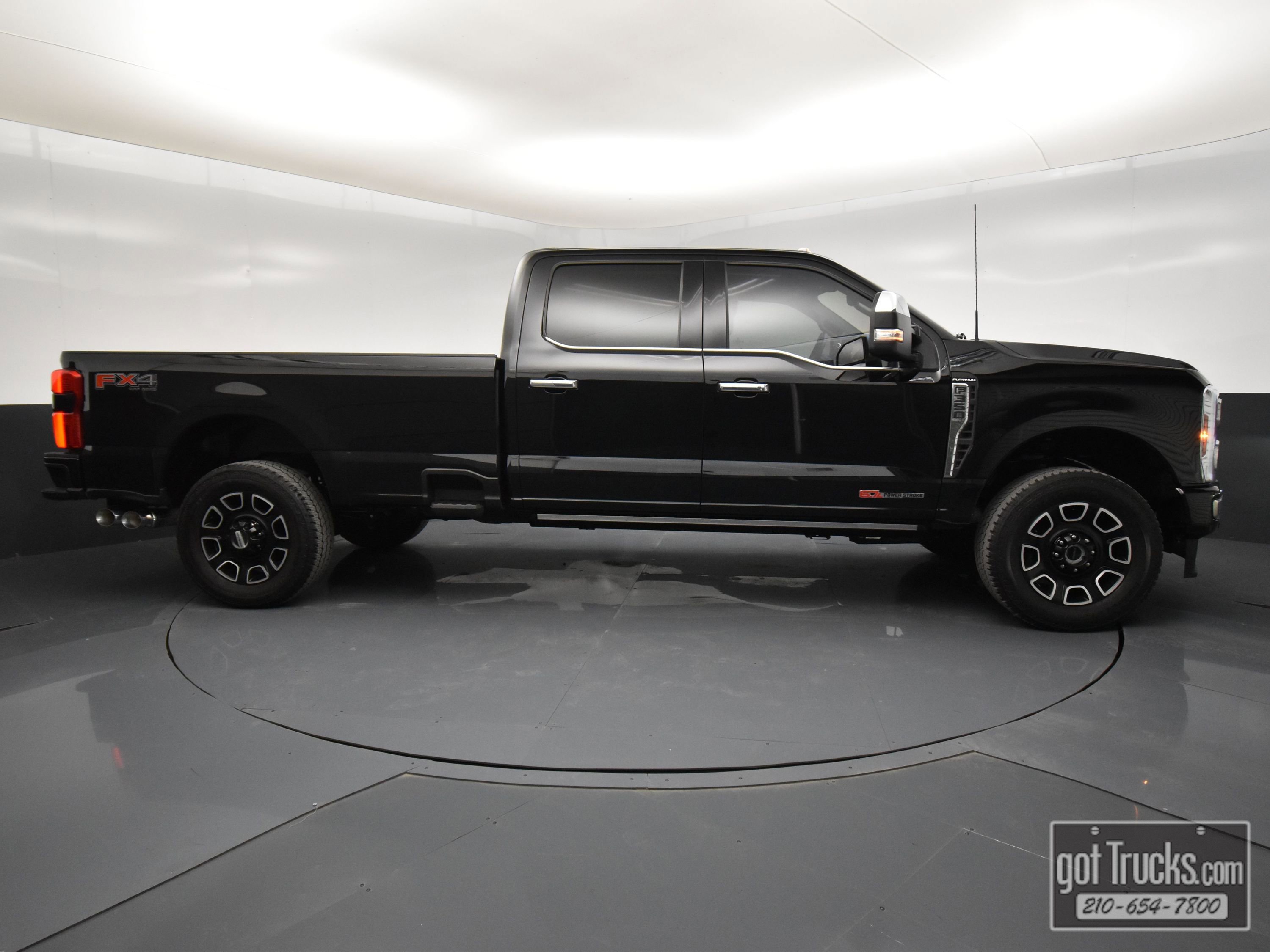 Used 2024 Ford F350 Platinum w/ FX4 Off-Road Package AWD/4WD image 54