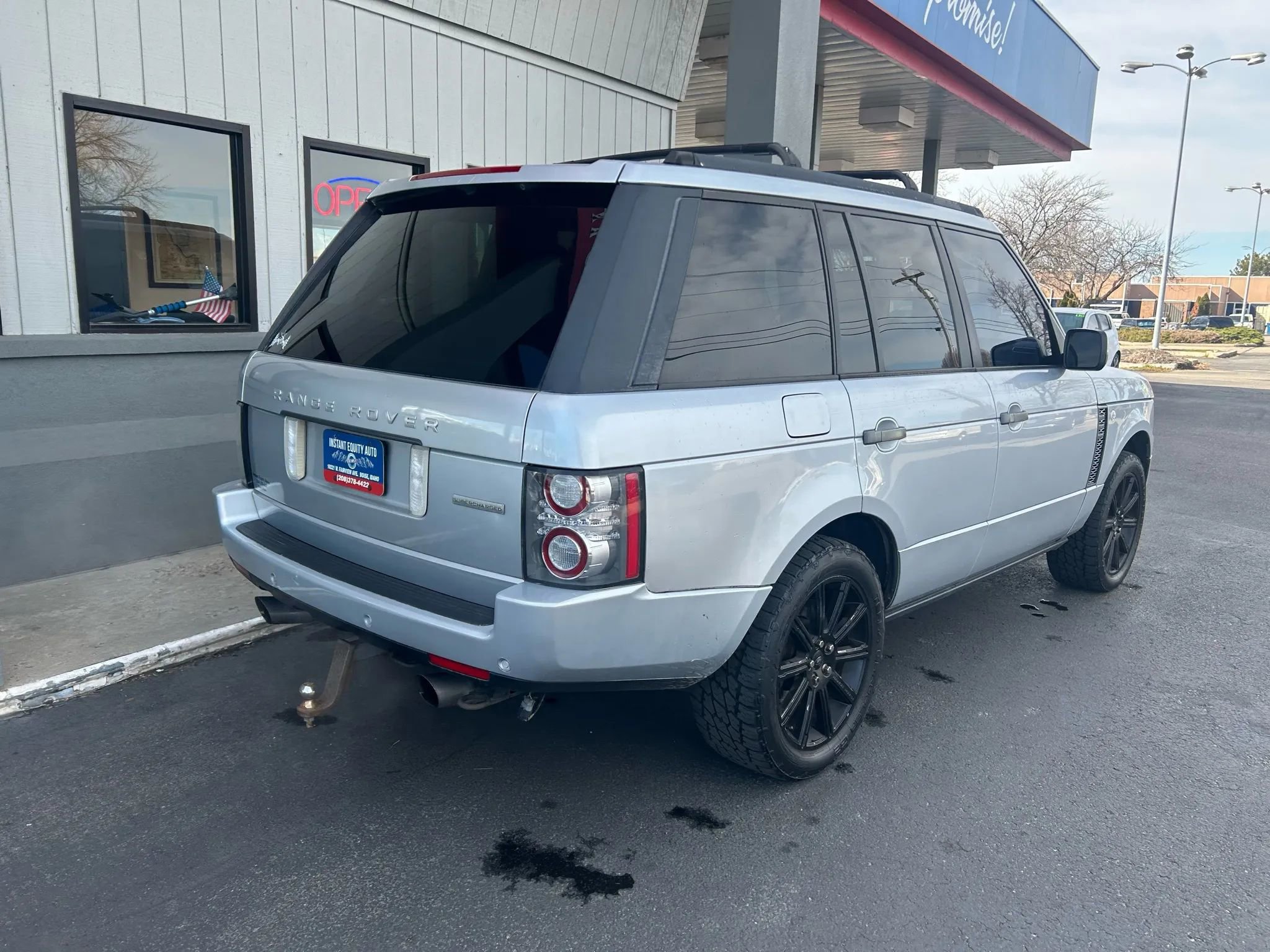 Used 2010 Land Rover Range Rover Supercharged image 32