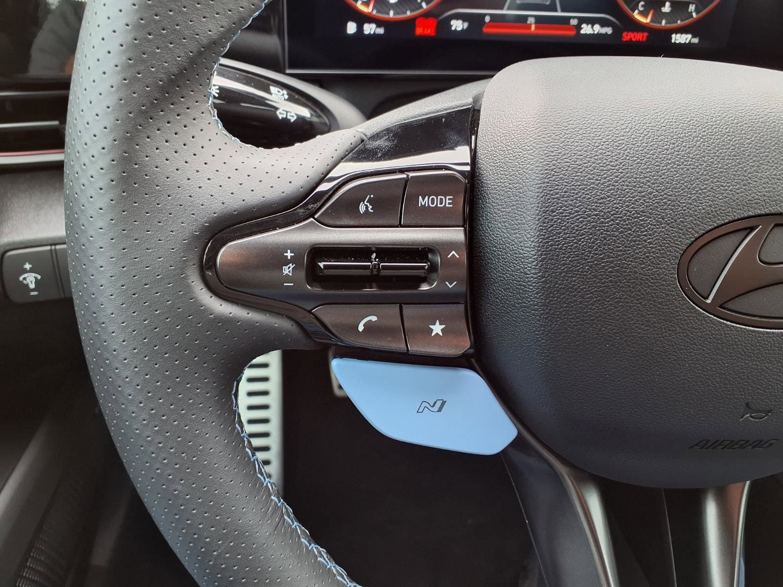 Used 2025 Hyundai Elantra N image 23