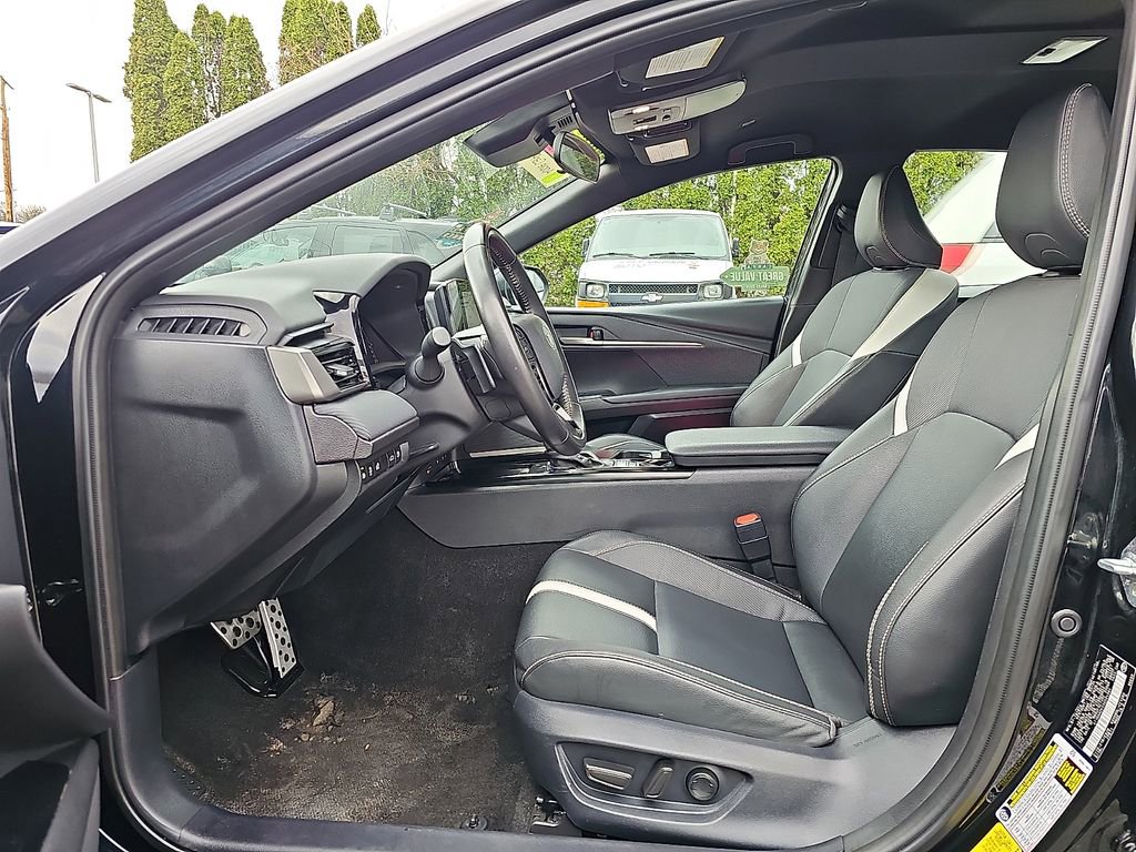 Used 2025 Toyota Camry SE FWD image 14