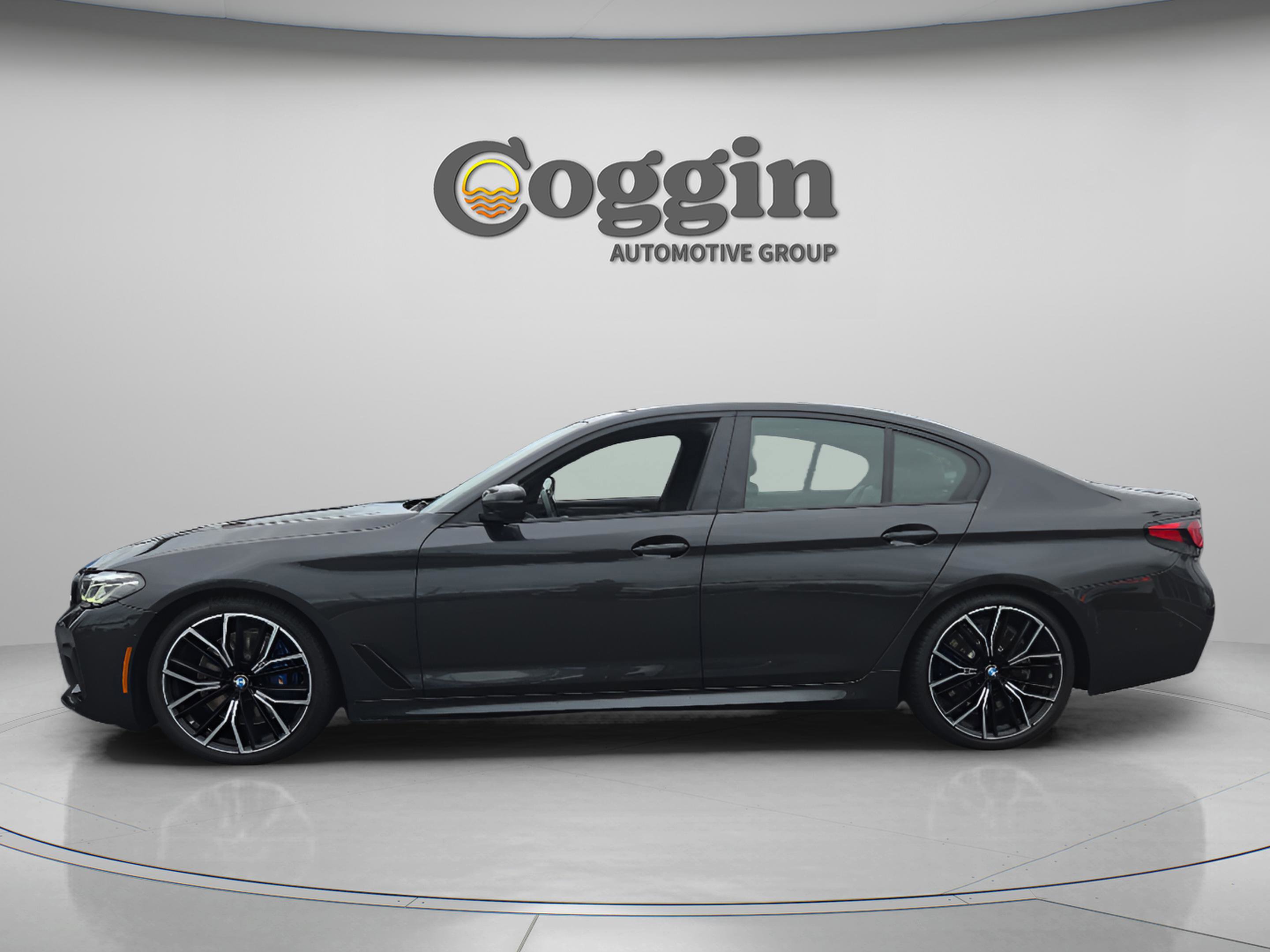 Used 2023 BMW M550i xDrive AWD/4WD image 2