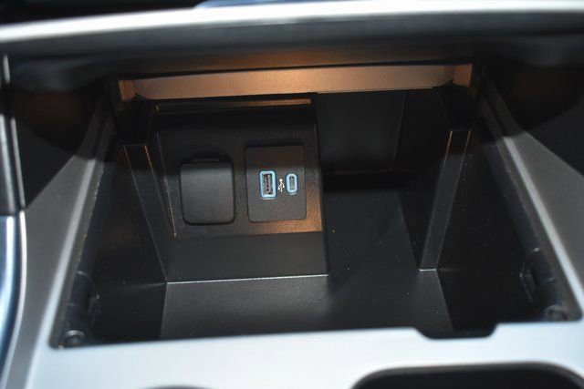 Used 2024 Ford Explorer Limited image 32