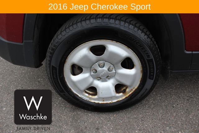 Used 2016 Jeep Cherokee Sport w/ Cold Weather Group image 13