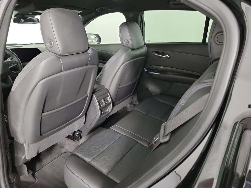 Certified 2024 Cadillac XT4 Sport FWD image 12