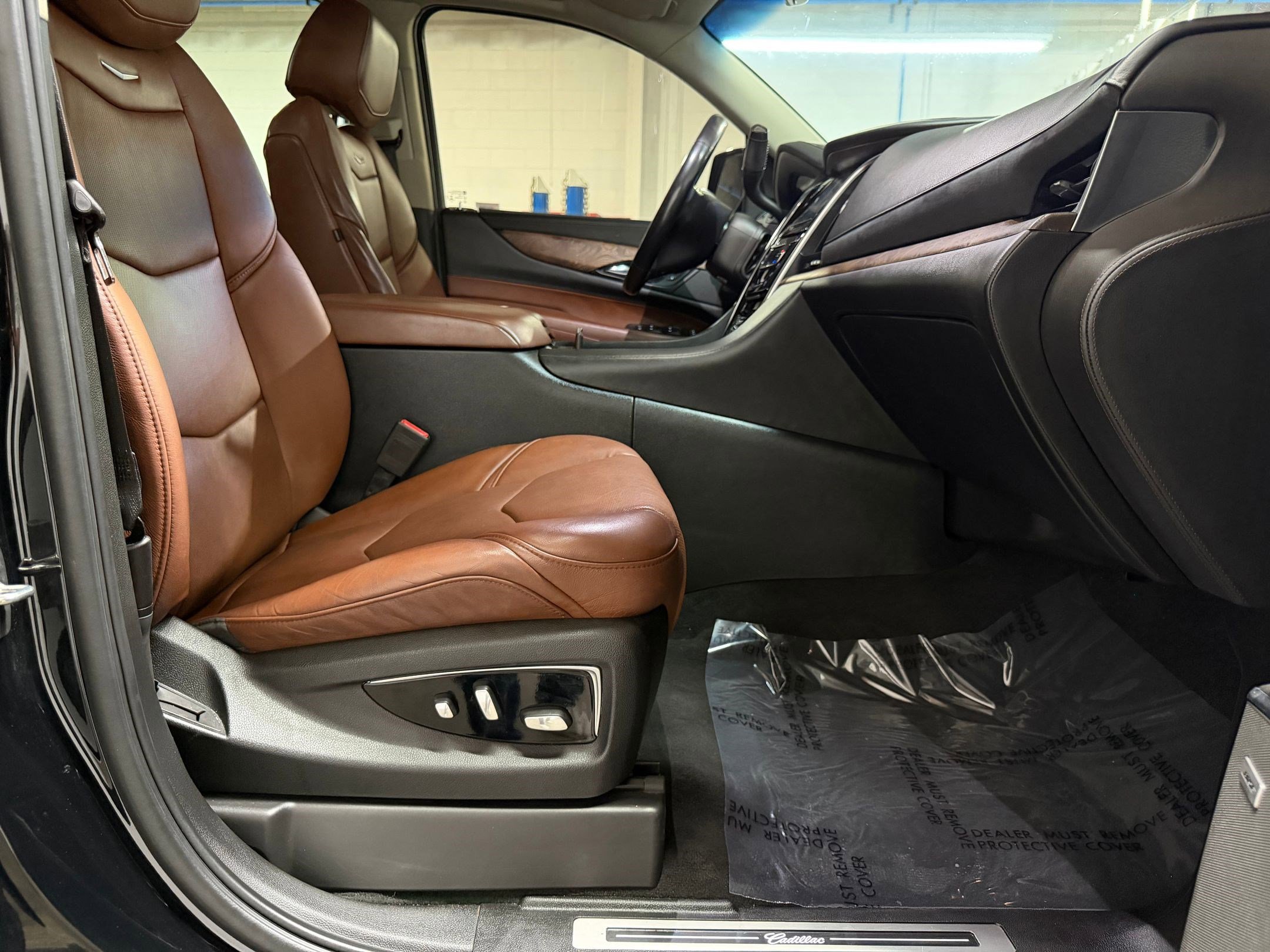 Used 2019 Cadillac Escalade Premium Luxury w/ LPO, Radiant Package AWD/4WD image 50