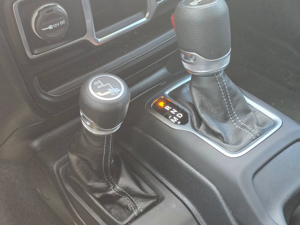 Used 2024 Jeep Wrangler Unlimited Sport AWD/4WD image 34