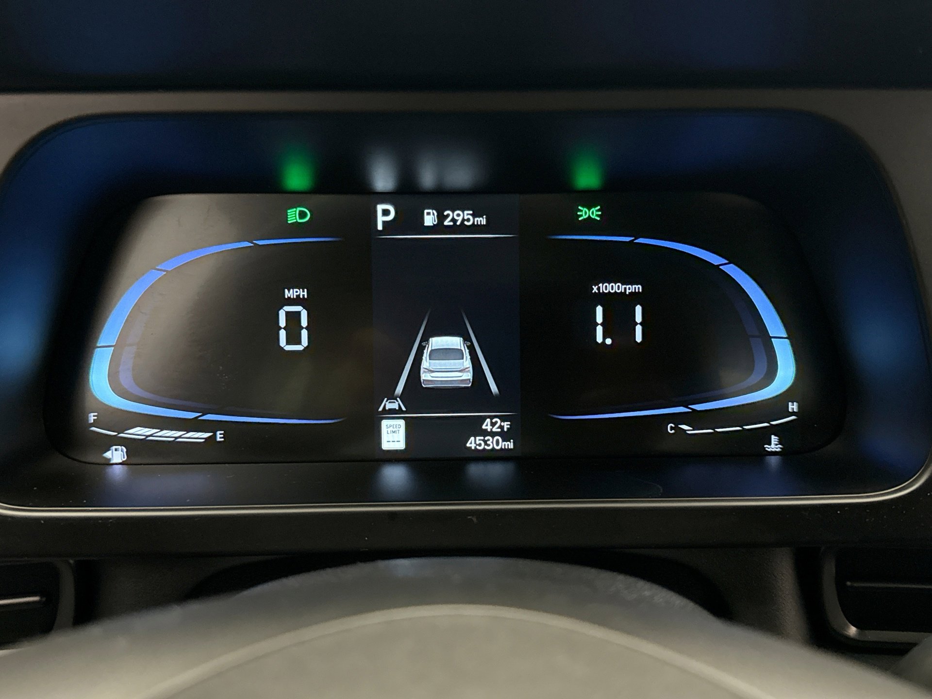 Used 2025 Hyundai Elantra Sport image 13