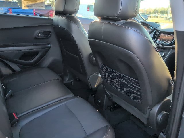 Used 2021 Chevrolet Trax LT w/ LT Convenience Package AWD/4WD image 34