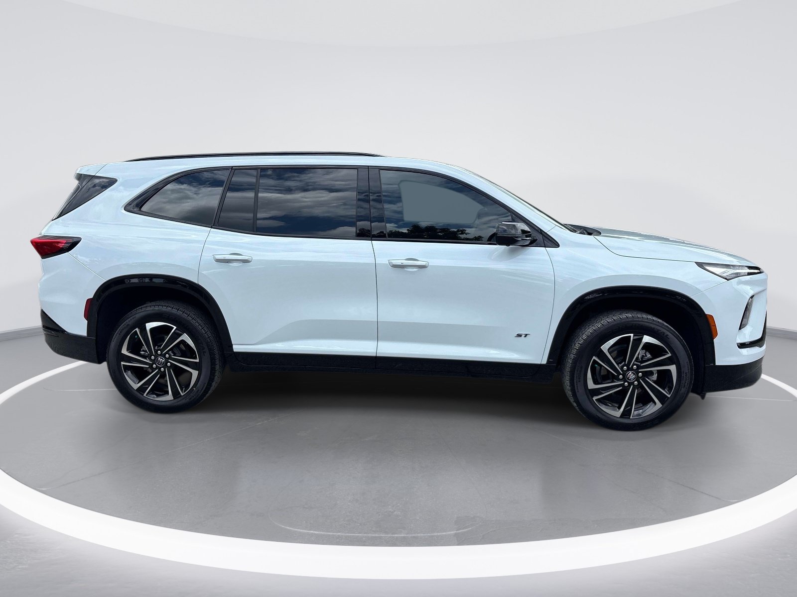 Used 2026 Buick Enclave Sport Touring w/ Power Package FWD image 9