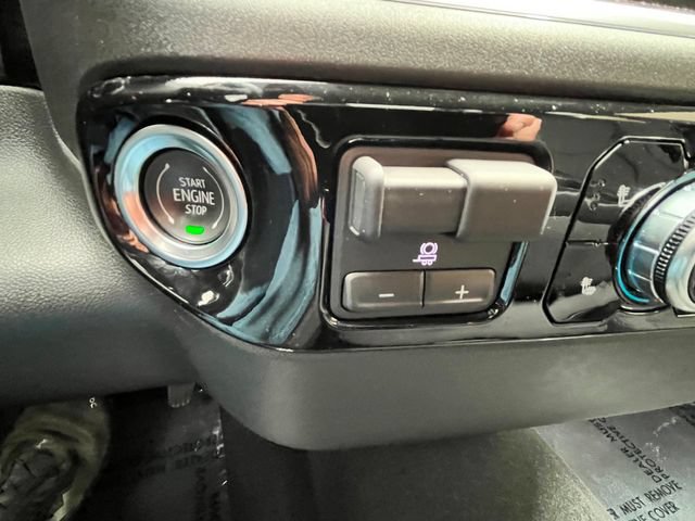 Used 2025 GMC Sierra 2500 SLE w/ SLE Convenience Package AWD/4WD image 14