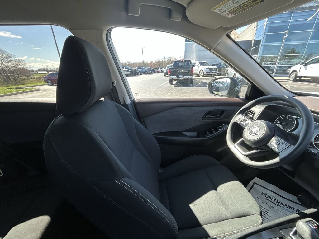 Used 2023 Nissan Rogue S image 10