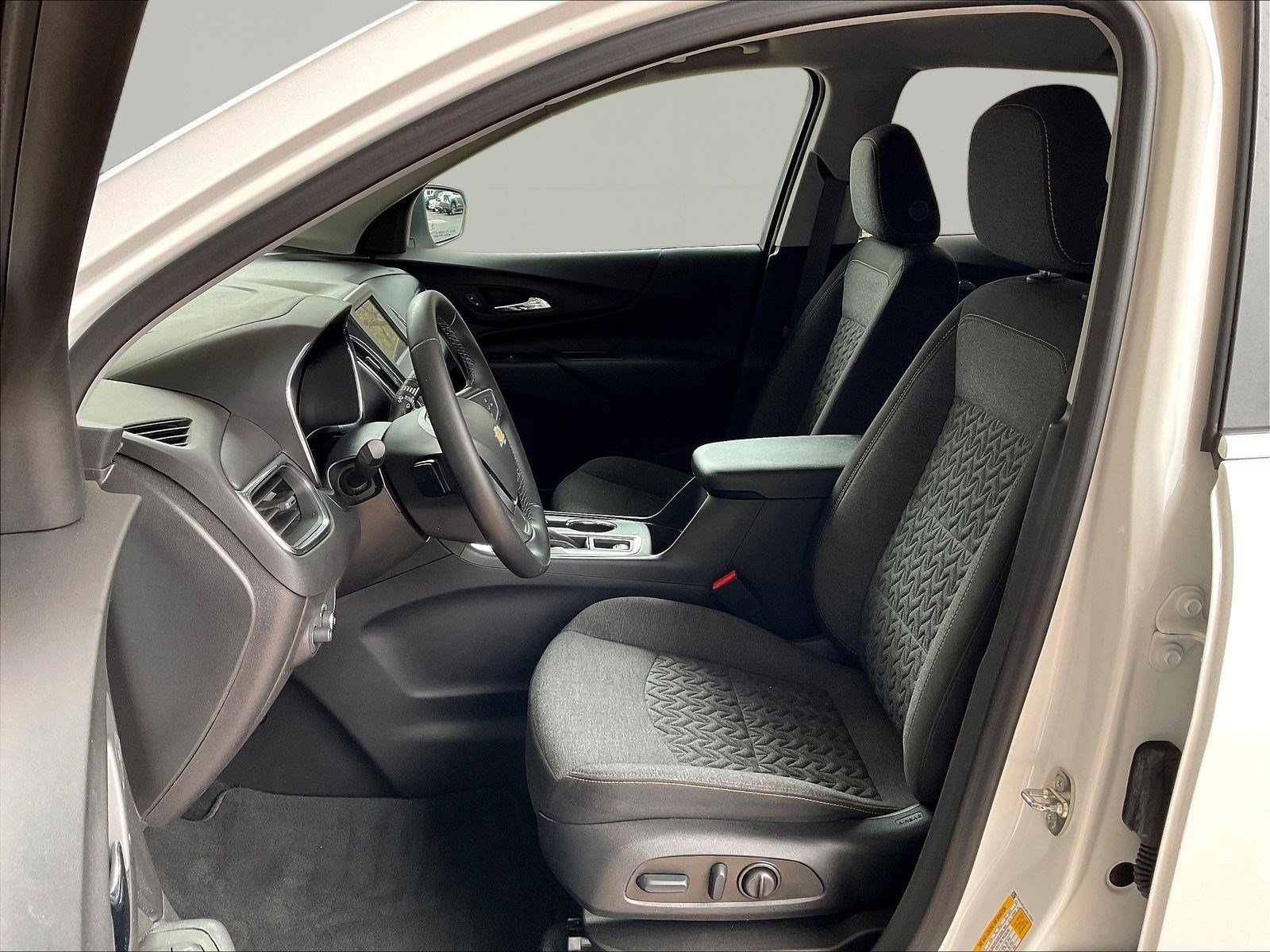 Used 2023 Chevrolet Equinox LT FWD image 20