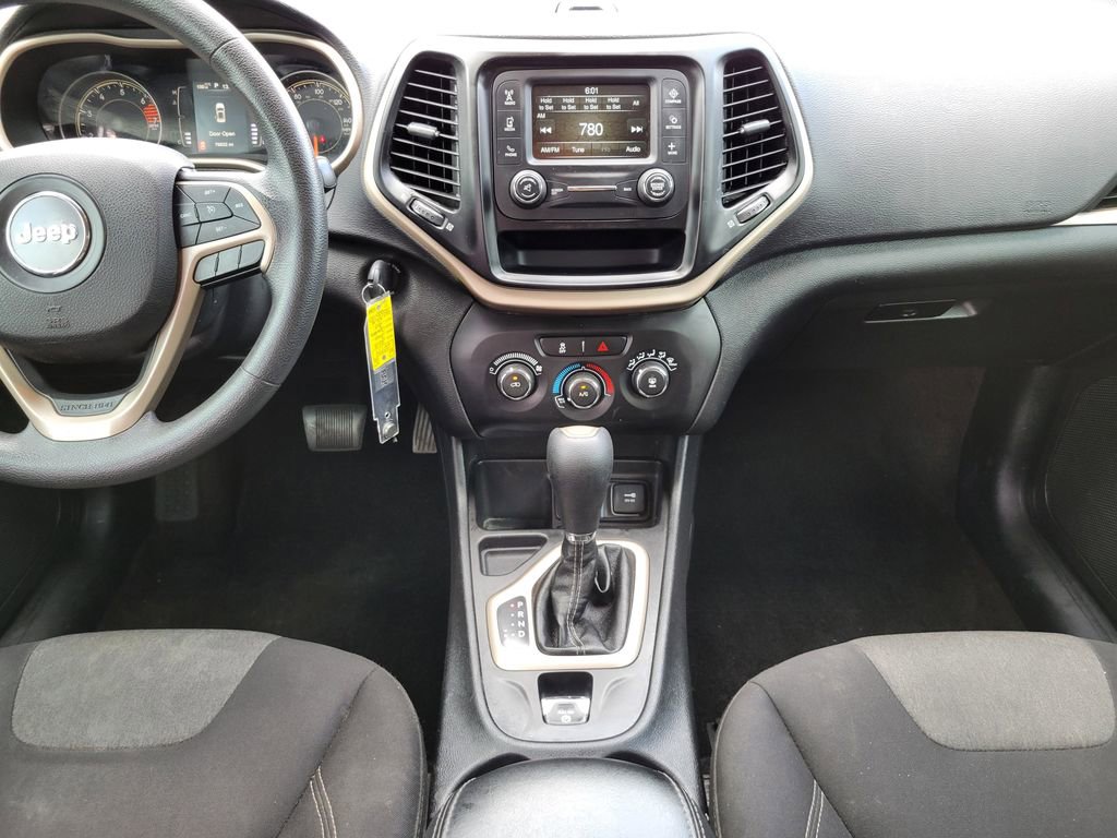 Used 2018 Jeep Cherokee Latitude image 18