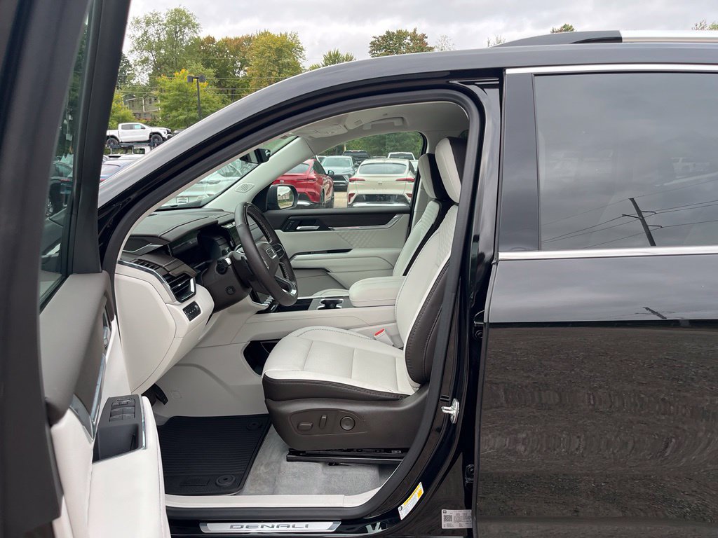 Used 2025 GMC Acadia Denali w/ Super Cruise Package AWD/4WD image 20