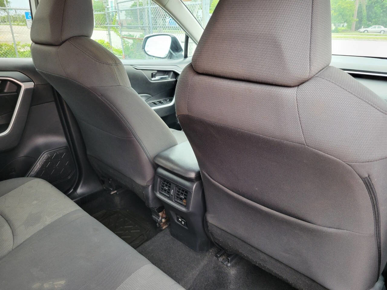 Used 2021 Toyota RAV4 XLE FWD image 12